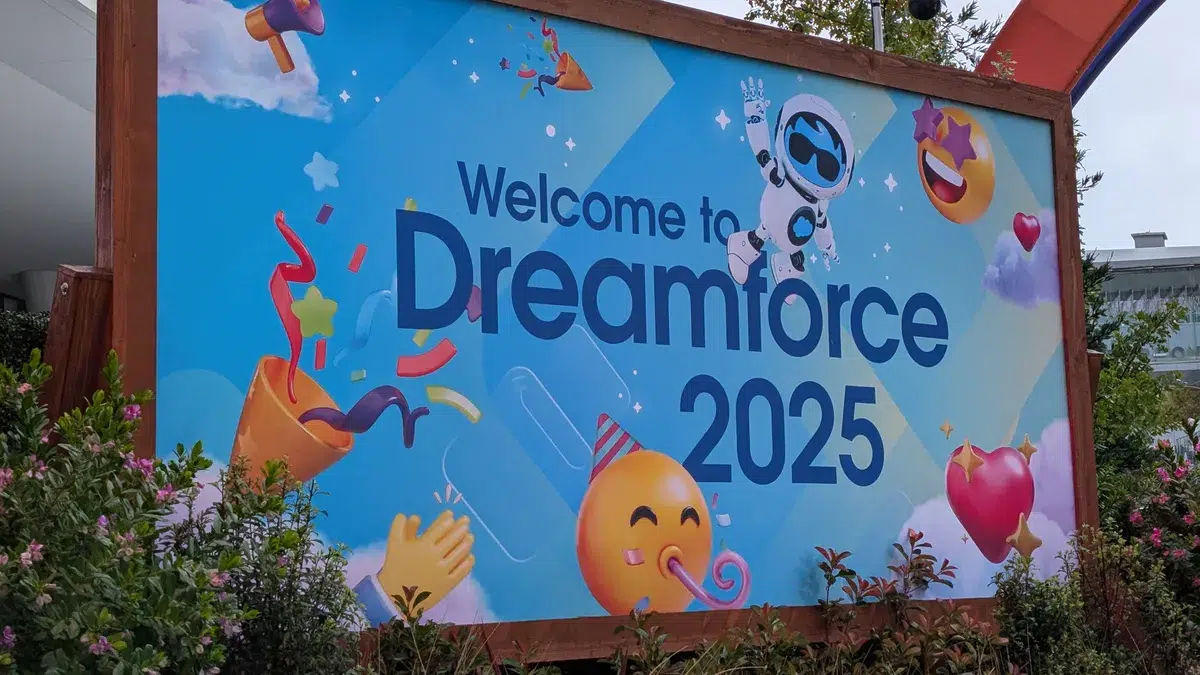 image of Salesforce "Welcome to Dreamforce 2025" outdoor banner